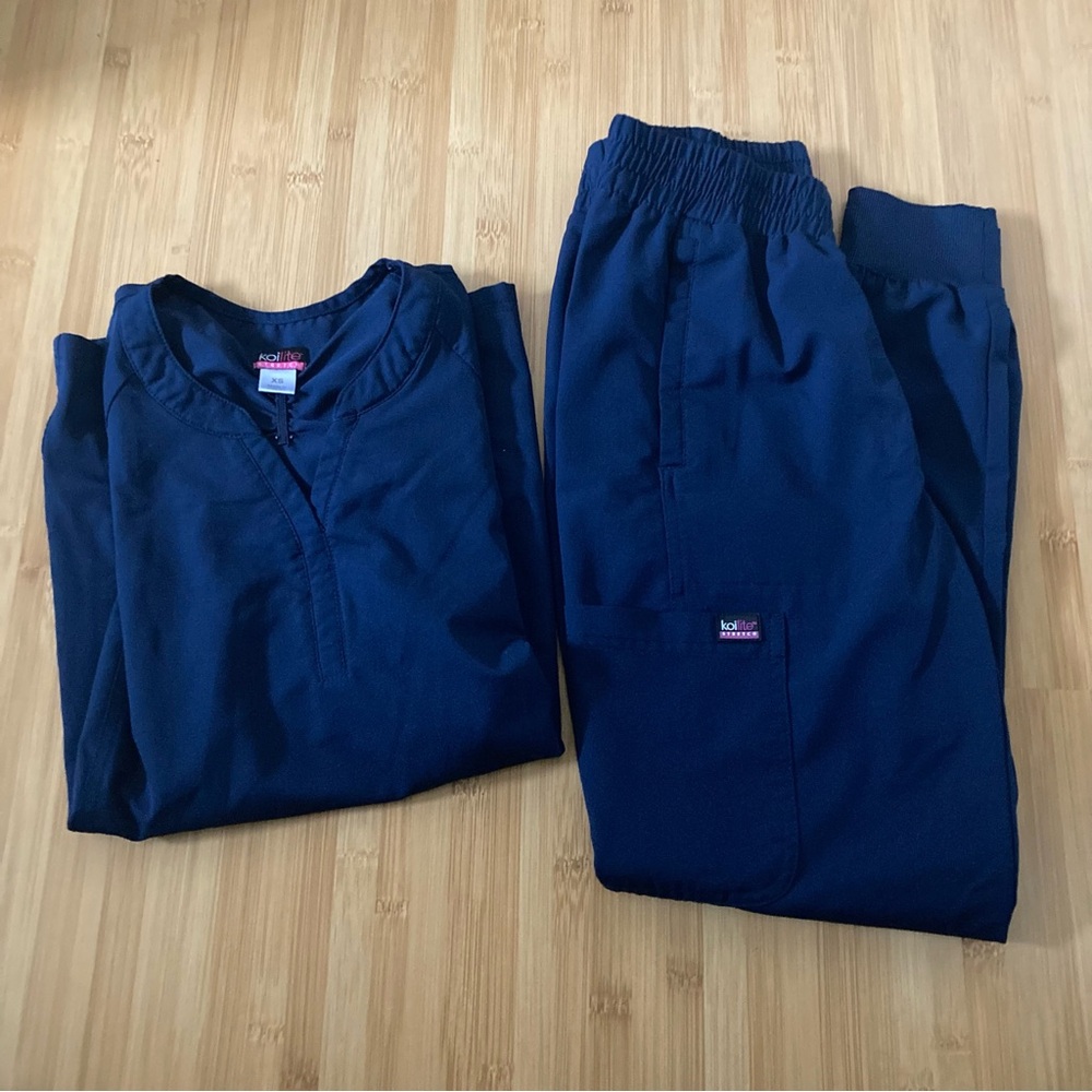 Koi Lite Stretch Scrub Set